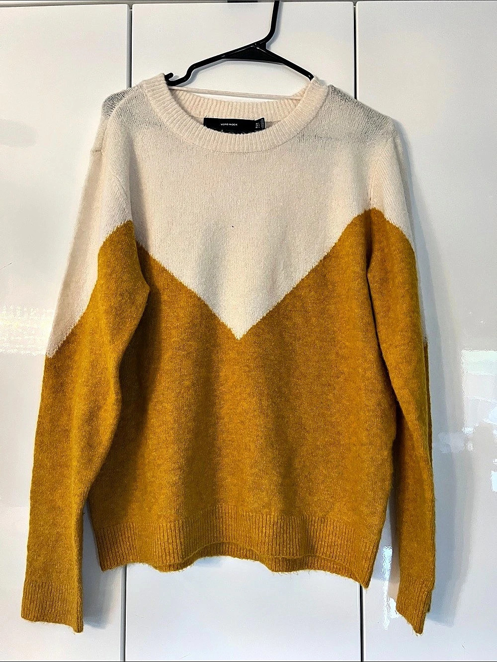 Vero Moda Color Block Crewneck Sweater in Yellow & White Size Medium